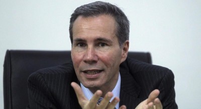 Alberto Nisman  fiscal general de Argentina, muerto de un disparo en la cabeza horas antes de testificar contra la presidenta Cristina Fernandez