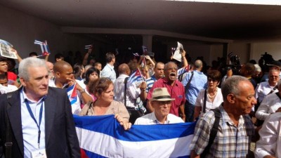 Oficialistas cubanos y opositores se enfrentaron a golpes en Panamá