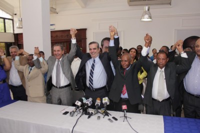Dirigentes respaldan Abinader piden a Hipólito asumir liderazgo del PRM