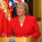 Michelle Bachelet pide renuncia a sus ministros y anuncia cambios en el gabinete