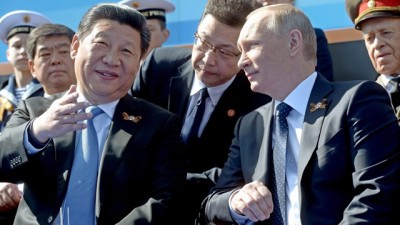 El presidente chino, Xi Jinping (i), y el ruso, Vladimir Putin.