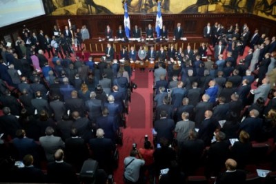 Legisladores dominicanos en Asamblea en el Palacio del Congreso Dominicano