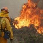 Miles de personas evacuadas por incendios en California