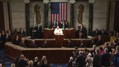 El Papa Francisco le pide al Congreso que “no le tenga miedo” a los extranjeros