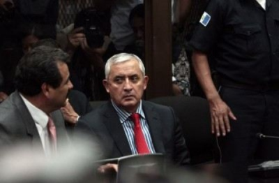 Renuncia Presidente de Guatemala acusado de corrupcion