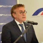 Embajador de Estados Unidos dice gobierno dominicano está lleno de corruptos
