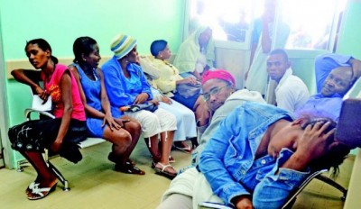 Pacientes acumulados en las Emergencias de los Hospitales en Republica Dominicana