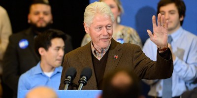 Bill Clinton en campaña por Hillary en Iowa