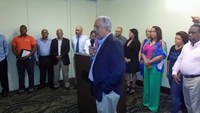 Santiago Castro presidente del PRM en la Florida de Abinader participando en el Asamblea 