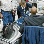 Dominicanos molestos por forma en que son revisados en aeropuerto JFK