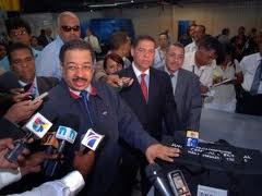 República Dominicana.- El presidente de la Junta Central Electoral (JCE), Roberto Rosario, dijo que esa entidad ya no dispone de tiempo suficiente para acoger las solicitudes de los partidos que reclaman el conteo manual de todos los votos, y no sólo los de las boletas presidenciales. sido flexible ante las