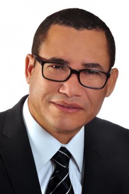 Lic. Eddy Olivares  es abogado, miembro titular de la Junta Central Electoral. Reside en Santo Domingo.