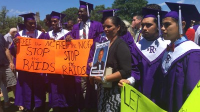 No pudo graduarse de secundaria por estar en un centro de detención a punto de ser deportado