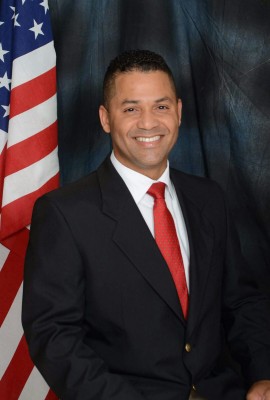  Manny Rodríguez candidato a Consejal en la ciudad de  Poinciana, en el Condado de Osceola, Florida