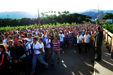 Más de 35.000 venezolanos van a Colombia por productos básicos; arroz, harina y aceite