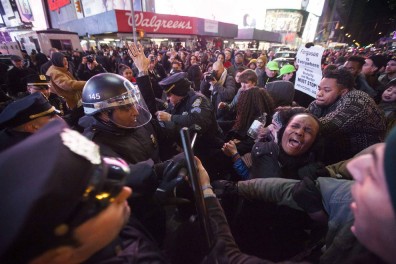Quinta noche de protestas en varias ciudades de EEUU por la muerte de afroamericanos