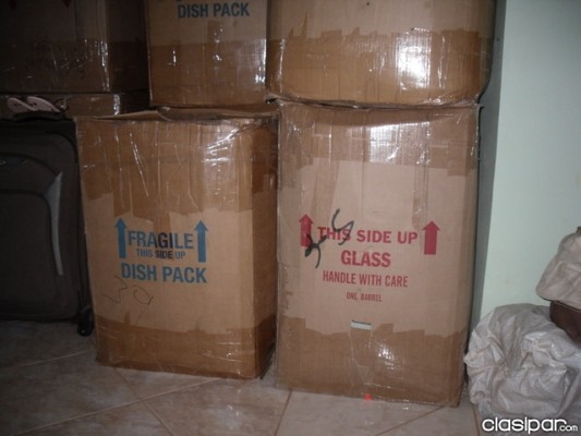 Cajas de ropas y comidas enviadas a los familiares por los dominicanos residentes en el exterior