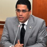 Alcalde de Santo Domingo amenaza con someter a la justicia a quienes tiren basura en las calles