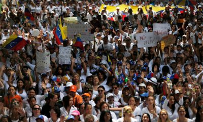 Oposición venezolana lleva las protestas callejeras a las provincias