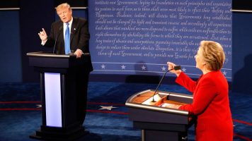 La experiencia de Clinton frena ataques de Trump en tenso debate