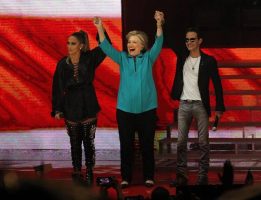  Jenifer López y Marck Antony cantan por Hillary Clinton