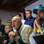 En Venezuela Maduro se consagra como dictador suspendiendo la validacion de firmas para el revocatorio
