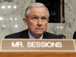 Trump ofrece el puesto de fiscal general a Jeff Sessions, un ‘halcón’ antiinmigración