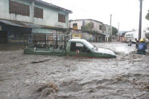 Cinco muertos más de 20,000 desplazados y cientos de viviendas destruidas por intensas lluvias en RD