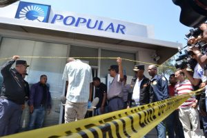 Roban sucursal del Banco Popular en Santo Domingo
