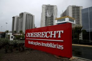 Gobierno anuncia revisión y terminación de contratos con Odebrecht