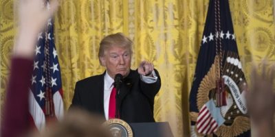 Trump acusa a los medios de estar “fuera de control” y ser deshonestos
