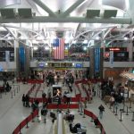 Aumentarán vigilancias discrecionales en JFK a pasajeros provenientes RD
