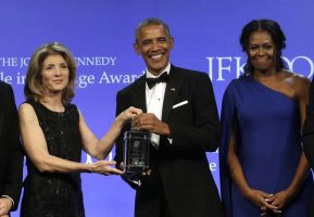  Obama recibe premio  Profile in Courage de 2017 