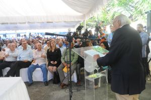 Doctor Hugo Tolentino Dipp, presidente en funciones habla en nombre del PRM