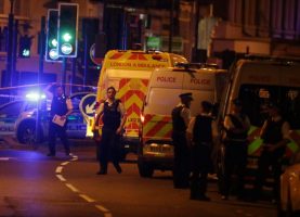 Al menos un muerto y decena de heridos deja el atropellamiento a fieles que salían de una mezquita en Londres