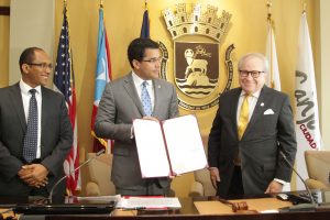 Legislatura Municipal de San Juan reconoce en PR alcalde de Santo Domingo David Collado
