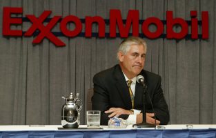 El Departamento del Tesoro multa a Exxon por violar las sanciones a Rusia cuando Tillerson presidía la petrolera