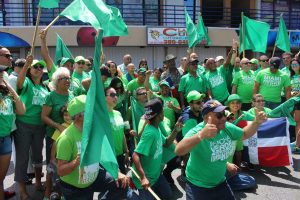 MIAMI: Dominicanos realizan una concurrida caravana por calles de la ciudad