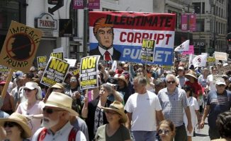 Piden destitución de Trump
