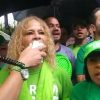 Milady Leonardo mientras se dirige a los presnetes en la protesta contra Danilo Medina frente a la ONU