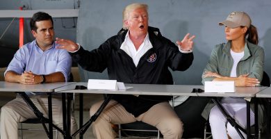 Trump sugiere perdonar la deuda de Puerto Rico para que pueda hacer frente a la devastación por María
