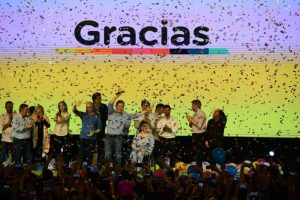 Victoria del presidente Macri elecciones medio termino en Argentina