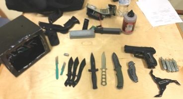 Arrestan hispano con varias armas en aeropuerto NY