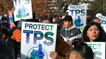 Las embajadas de EEUU alertaron sobre el riesgo de cancelar los TPS, pero Trump lo ignoró