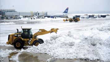 Al menos 2,844 vuelos están cancelados por la ‘bomba meteorológica’ que congela gran parte de EEUU