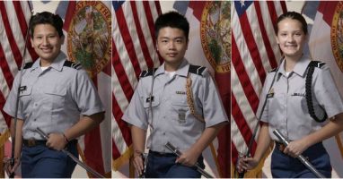 Despiden con honores militares a tres de las víctimas de Parkland