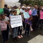 Comunitarios en Bonao reclaman educación pague salarios a directora 
