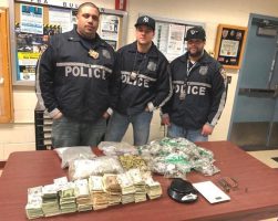 Policías hispanos Alto Manhattan apresan e incautan dinero y drogas