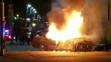 auto en llamas