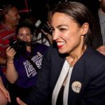 Una latina de 28 años vence sorpresivamente a uno de los demócratas de mayor rango en el Congreso
